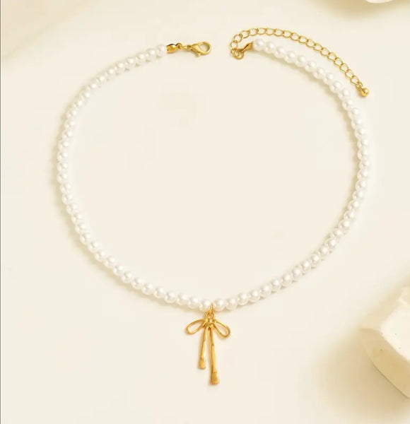 Pearl Chain Bowknot Necklace