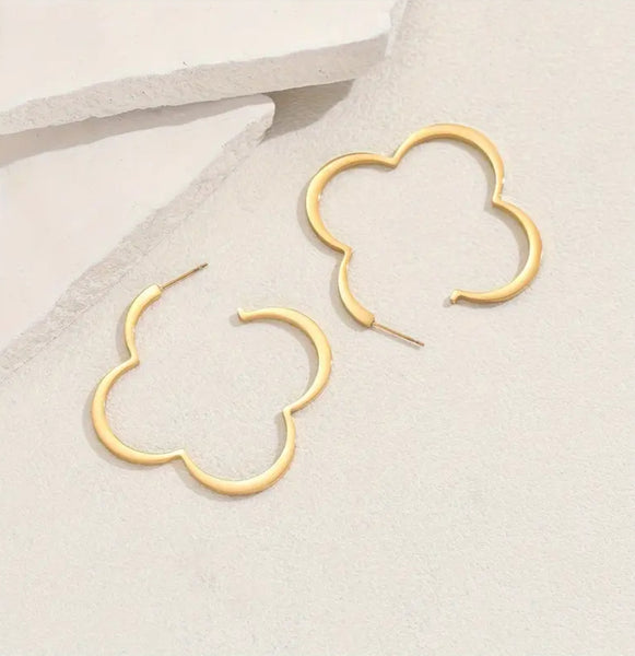 Scalloped Hoop Earrings