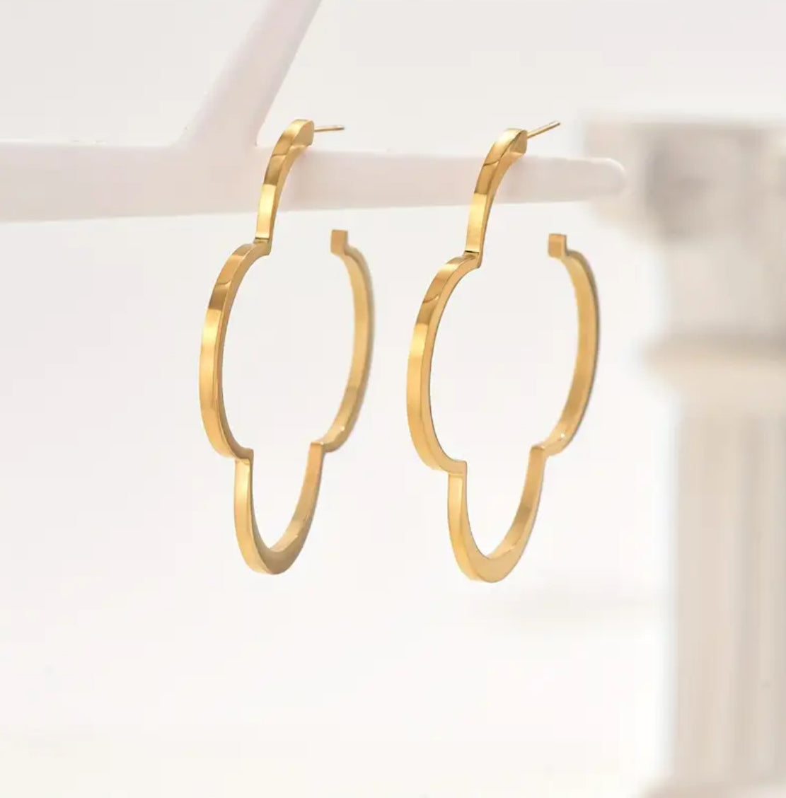 Scalloped Hoop Earrings