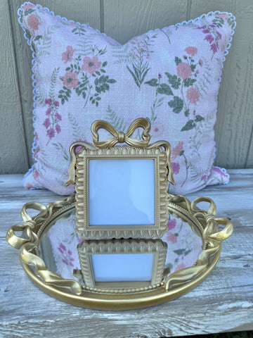 Square Gold Bow Frame