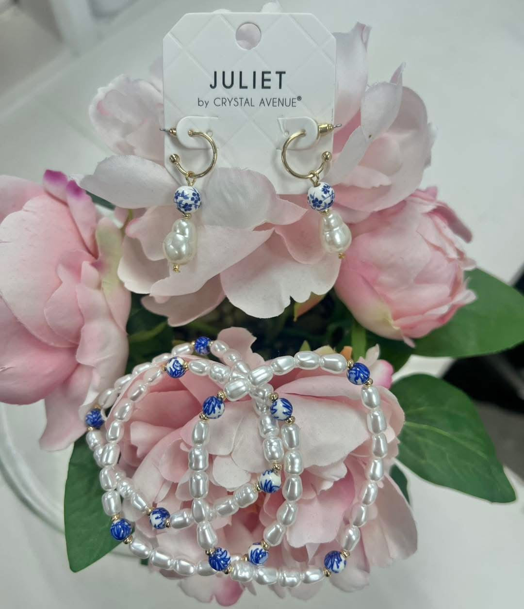 Blue White Floral Dutch Pearl Stretch Bracelet