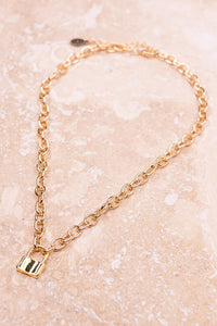 Lola Lock Necklace Gold